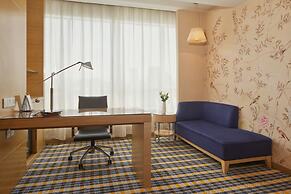 Grandskylight Hotel