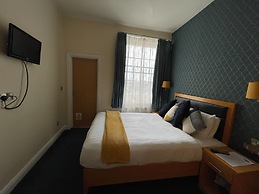 Iris Hotel