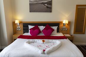 Iris Hotel