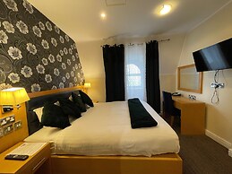 Iris Hotel