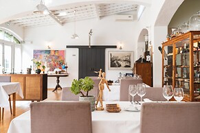 Imani Country House
