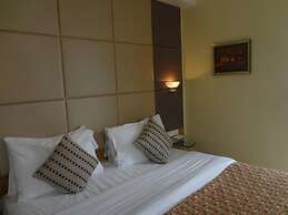 Ascot Hotel