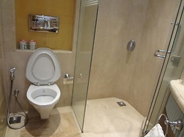 Ascot Hotel