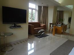 Ascot Hotel
