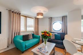 Base Serviced Apartments - The Docks