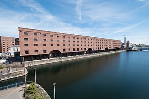 Base Serviced Apartments - The Docks