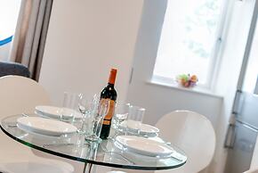 Base Serviced Apartments - The Docks