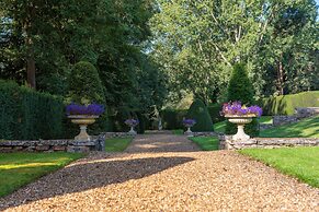 Rushton Hall Hotel & SPA