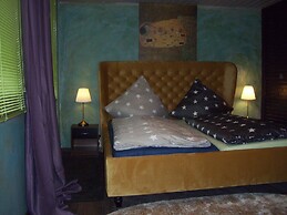 Fritzi's Art Hotel
