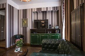 Martin Hotel