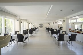 Ayapam Hotel