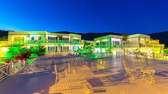 Hotel Mavi Beyaz