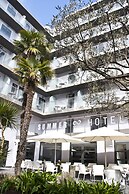 Summer Hotel
