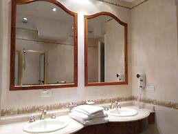 Hotel AyB Internacional