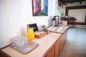 Hotel AyB Internacional