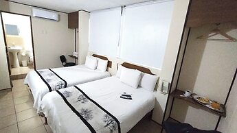Hotel Mateos 1215