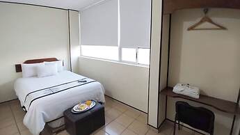 Hotel Mateos 1215