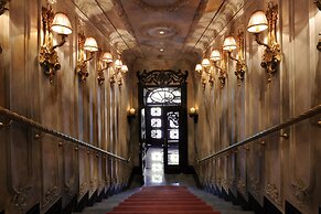 Taxim Hill Hotel
