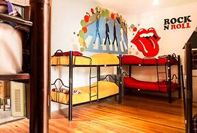 Play Hostel Soho