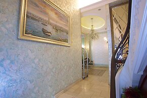 Emporium Hotel