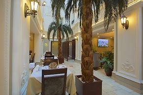 Emporium Hotel