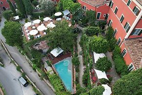 Hotel Villa Sermolli
