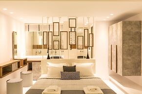 Oia Suites