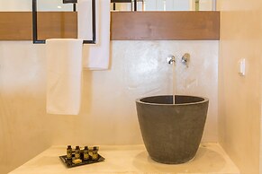 Oia Suites