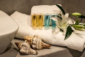 Oia Suites