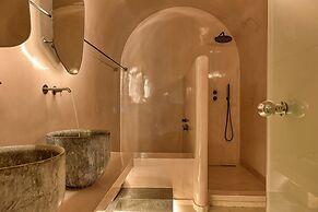 Oia Suites