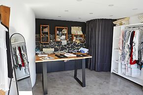 Oia Suites