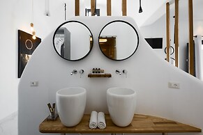 Oia Suites