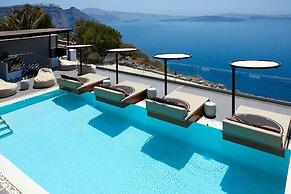 Oia Suites