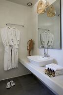 Oia Suites