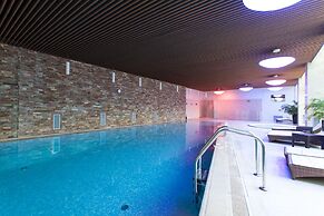 Metropolis Hotel