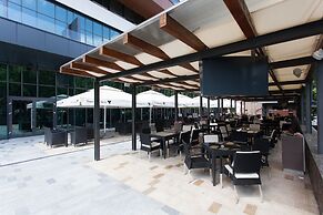Metropolis Hotel