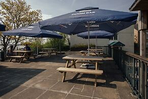 Royal Hotel, Bar & Grill