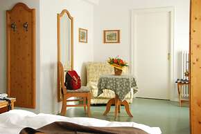 Hotel Oasi