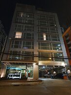 Amora NeoLuxe Hotel