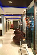 Amora NeoLuxe Hotel