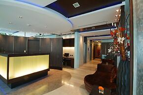 Amora NeoLuxe Hotel