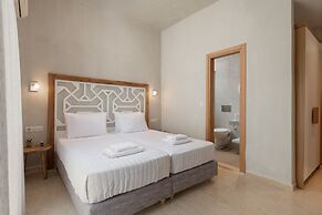 Apollo Apartments
