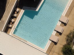 Apollo Apartments