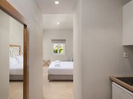 Apollo Apartments