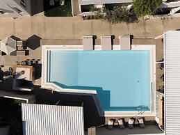 Apollo Apartments