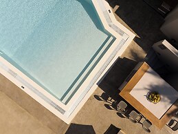 Apollo Apartments