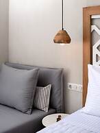Apollo Apartments