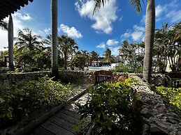 Eden Beach Resort