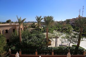 Tamra Beach Resort