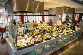 Centro Al Manhal by Rotana